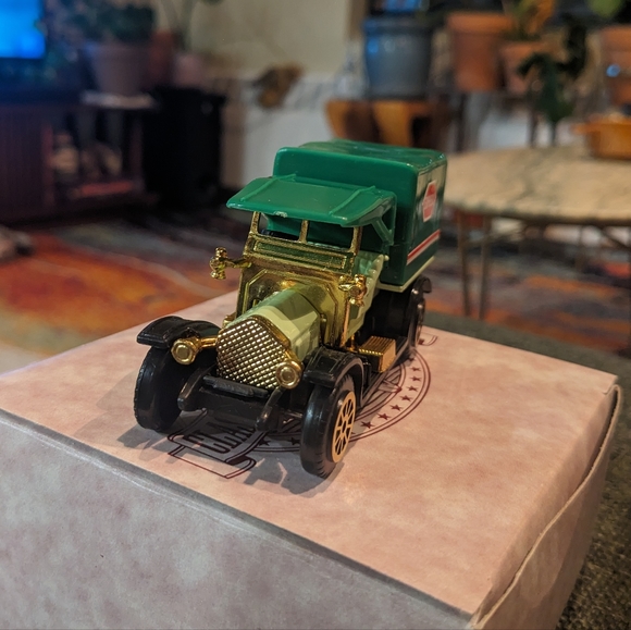 Classic Trucks 1910-1918 Toys - Picture 2 of 13
